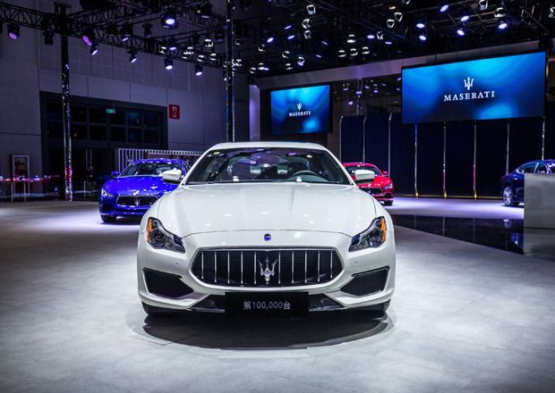 maserati-auto-show-2017-quattroporte-gransport-no.100.000