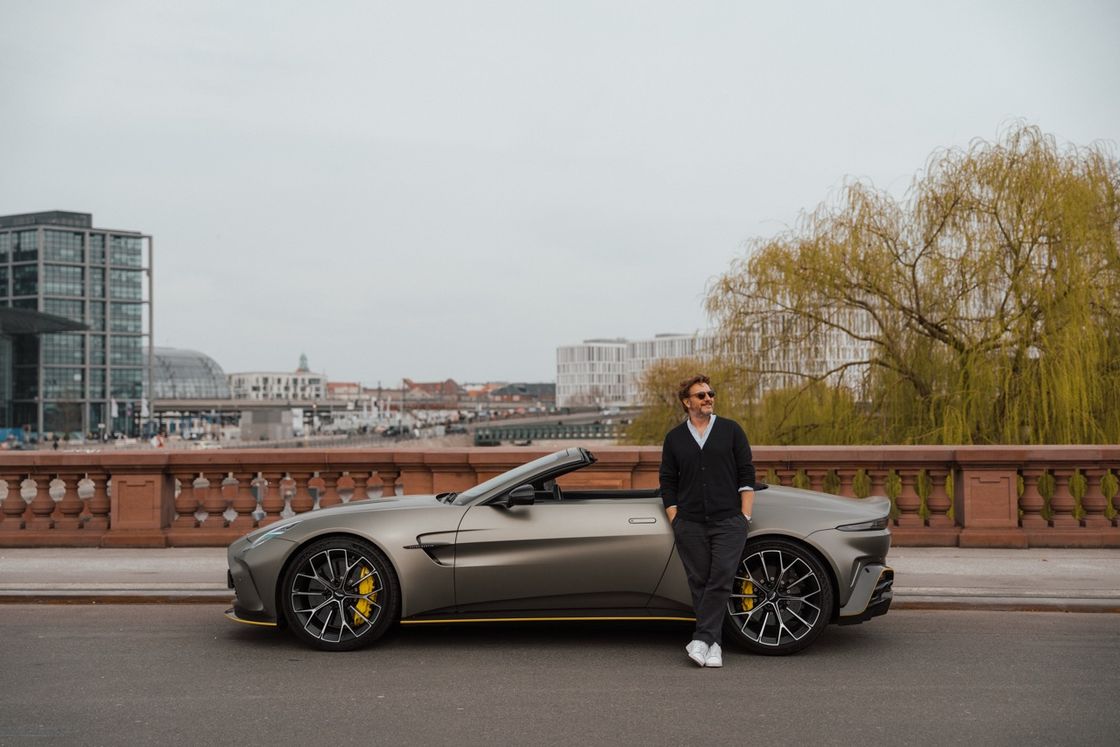 Aston Martin Vanquish Volante