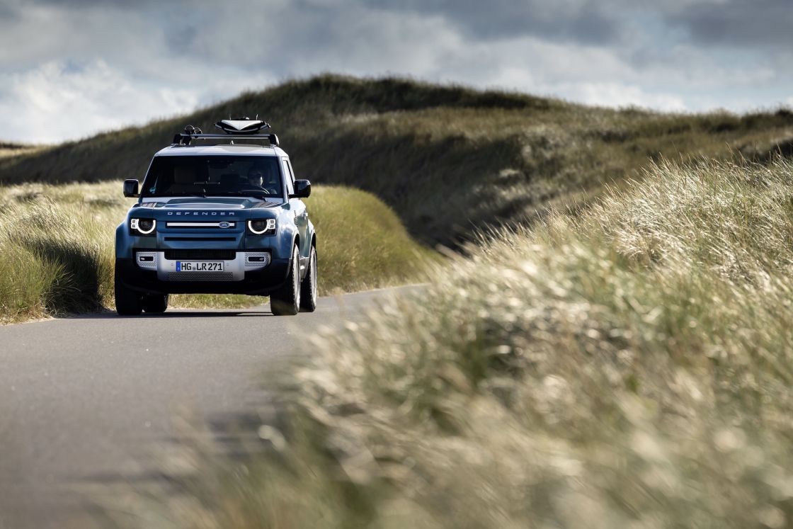 Defender 90 Marine Blue Edition