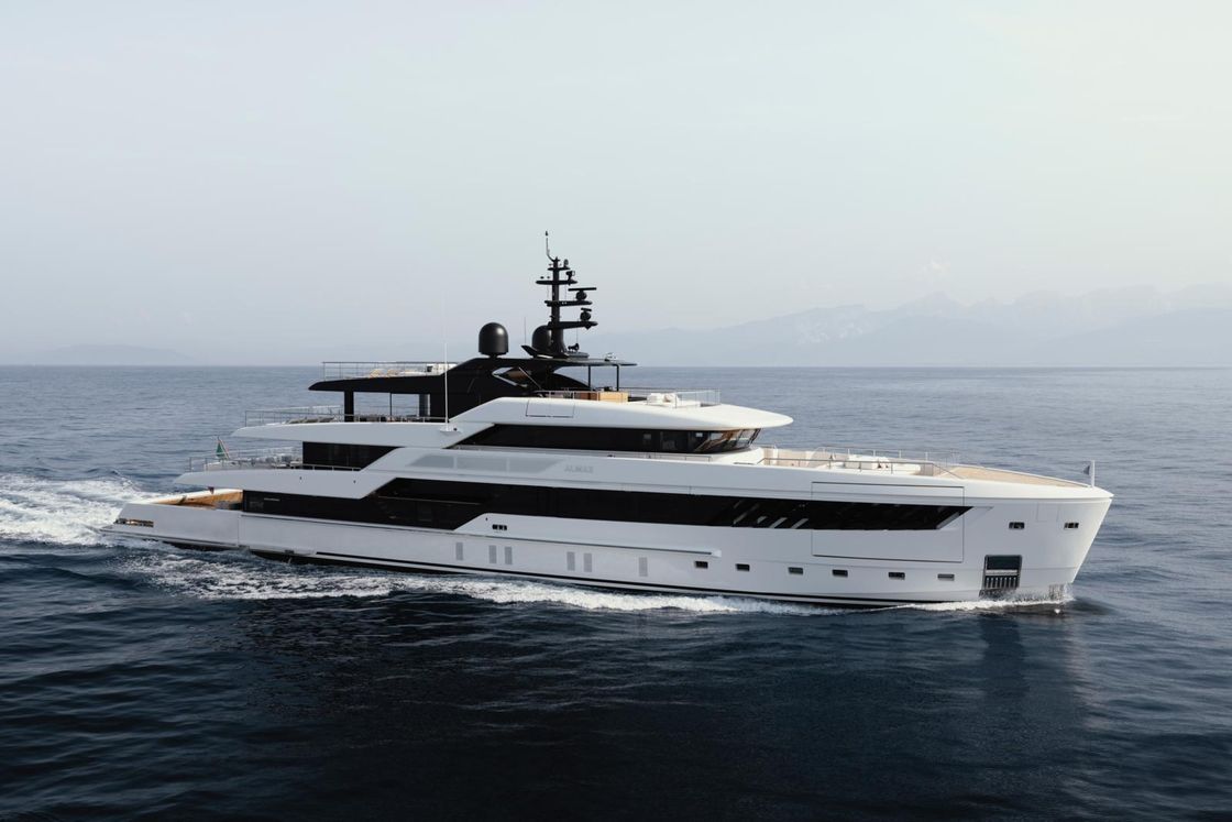 Sanlorenzo 50 Steel