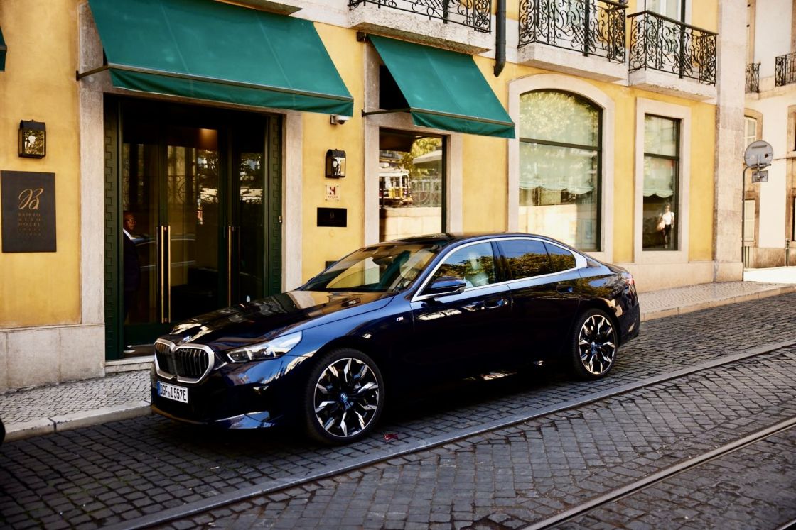 BMW i5 in Lissabon