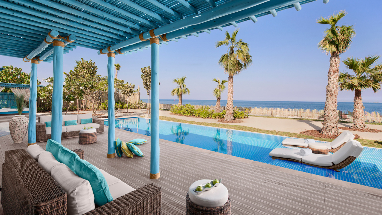 Banana Island Resort Doha: Villa mit drei Schlafzimmern, Terrasse mit Pool, Meerblick