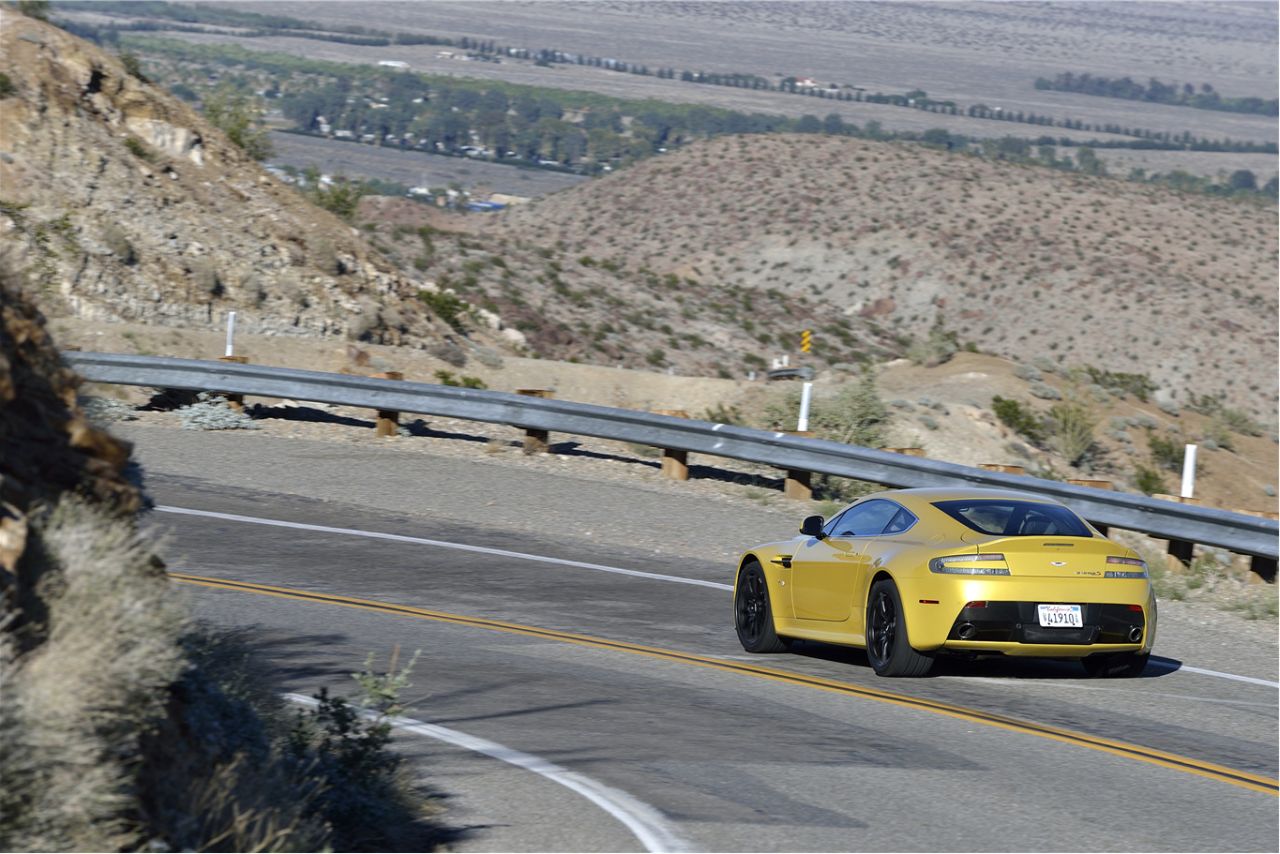 Aston-Martin-Vantage-V12