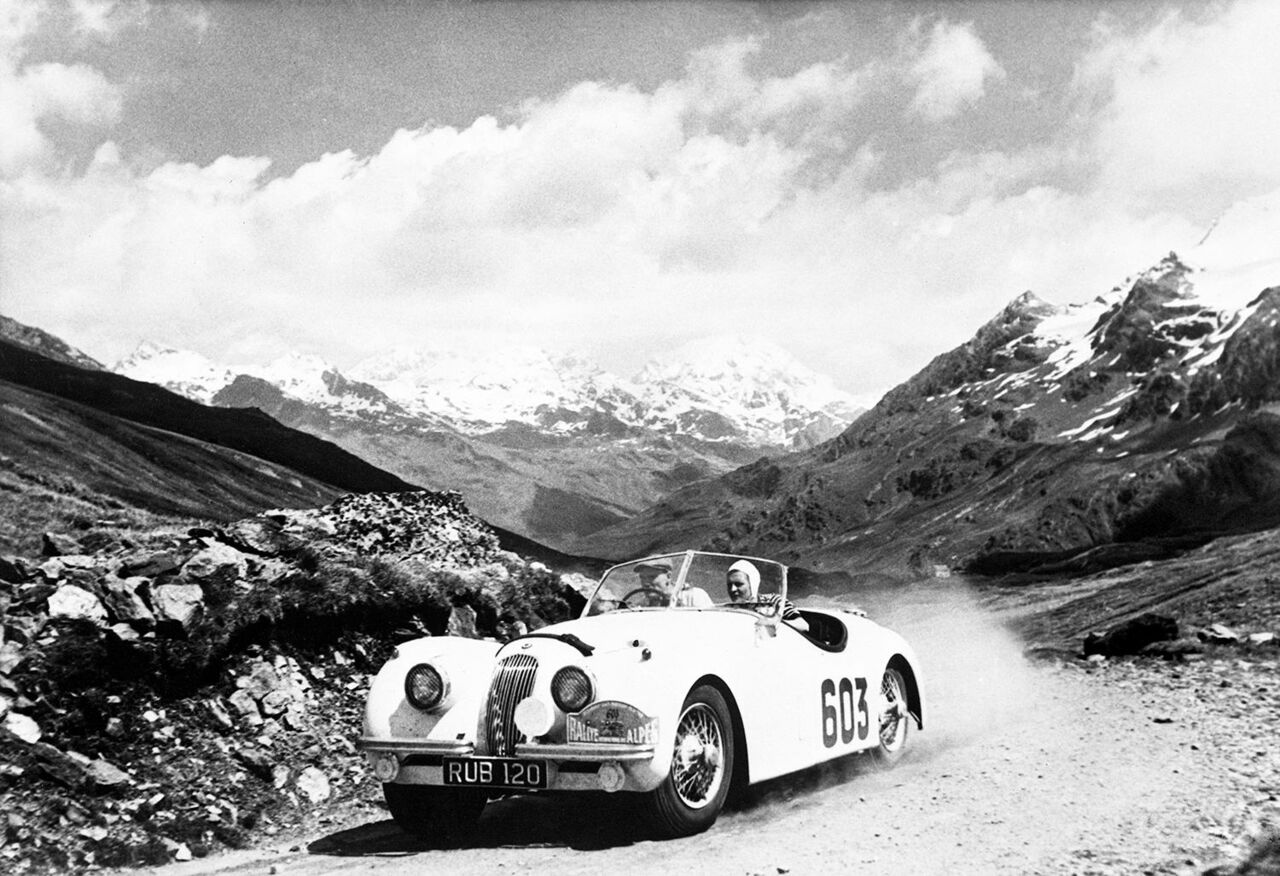 Jaguar XK 120 bei der Alpine Rallye