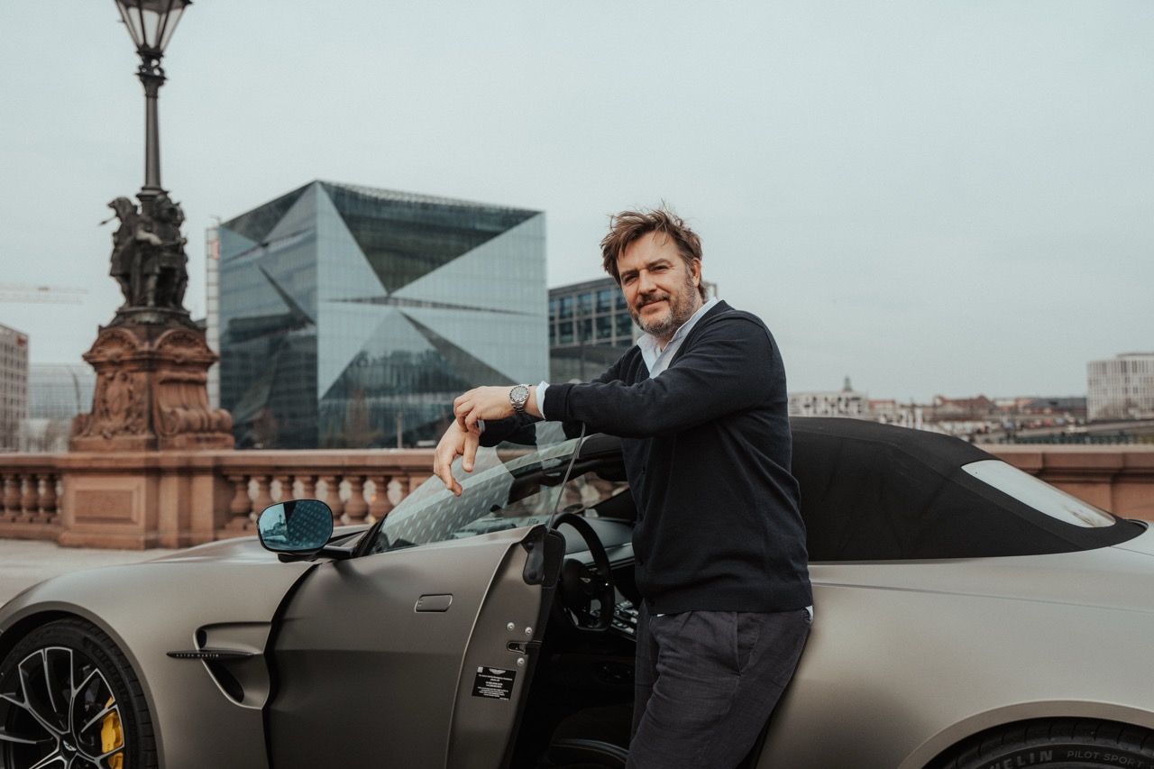 Aston Martin Vanquish Volante