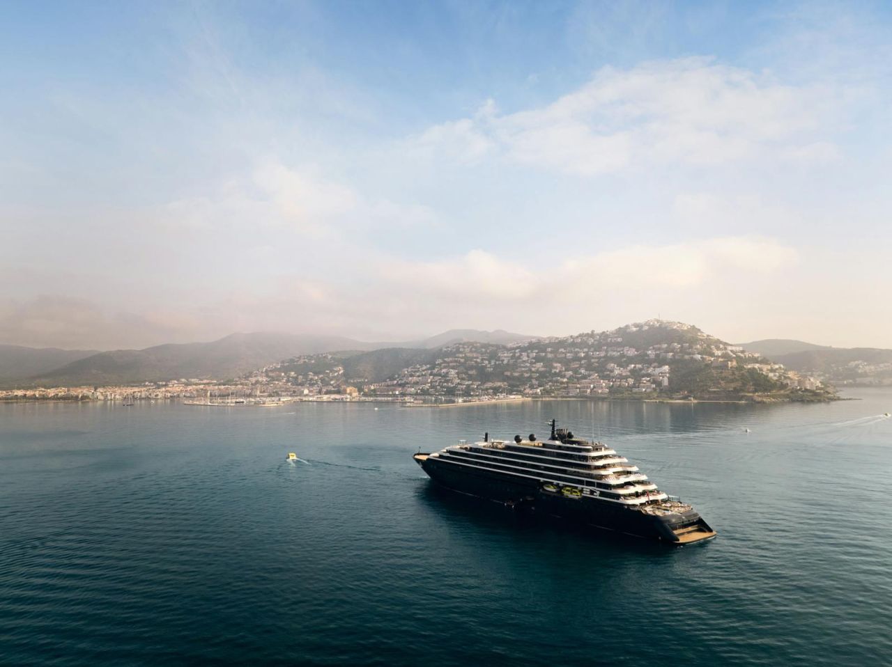 The Ritz-Carlton Yacht Collection Evrima