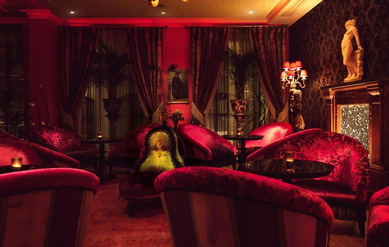 Dorsia Hotel & Restaurant