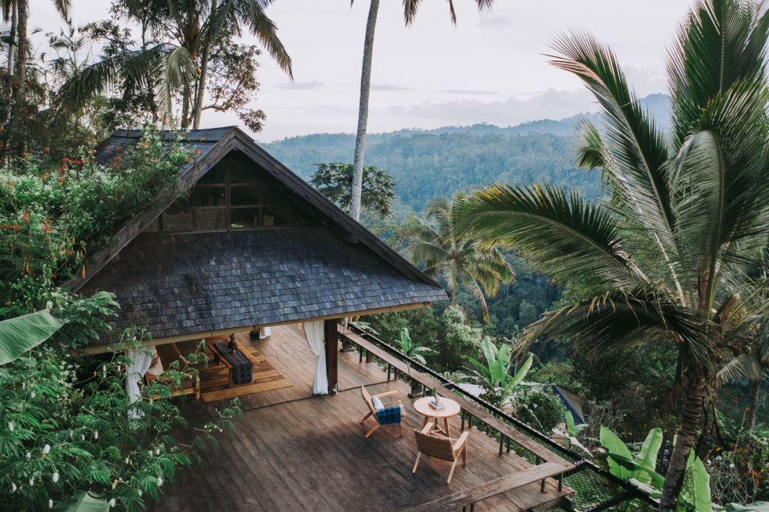 Buahan, A Banyan Tree Escape