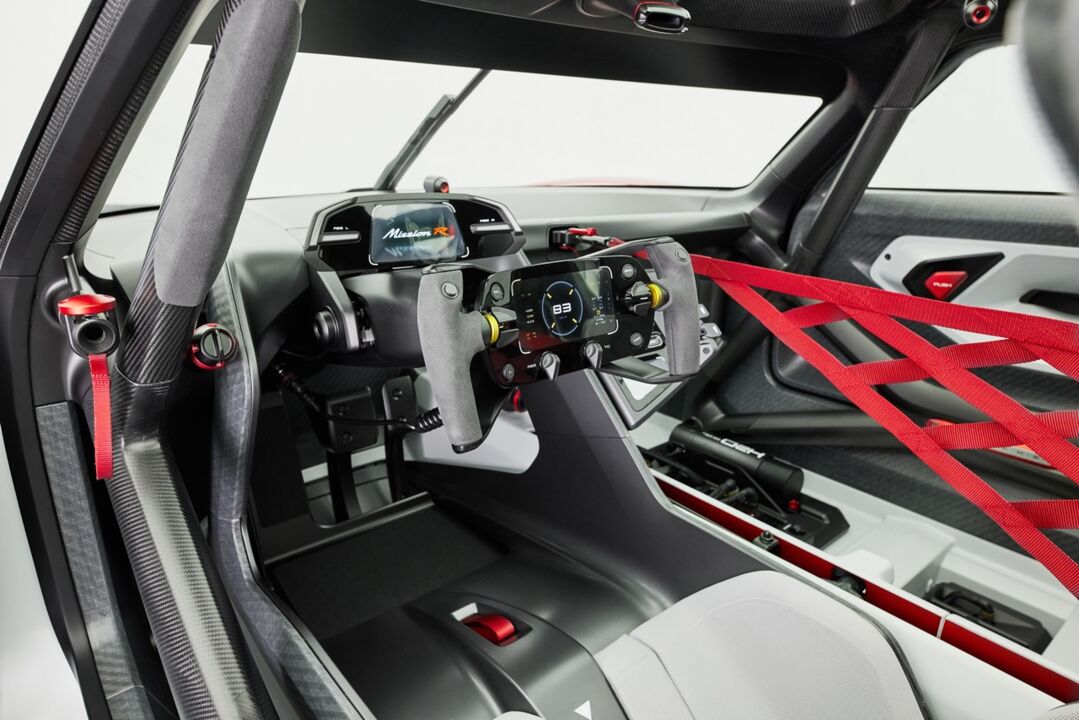 Porsche Mission-R – Interior