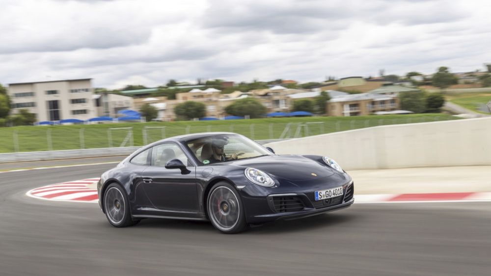 Porsche 911 Carrera Black Edition