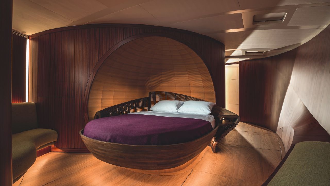 Im Inneren offenbart sich allerdings das unorthodoxe und doch immer elegante Design. Spirit 111