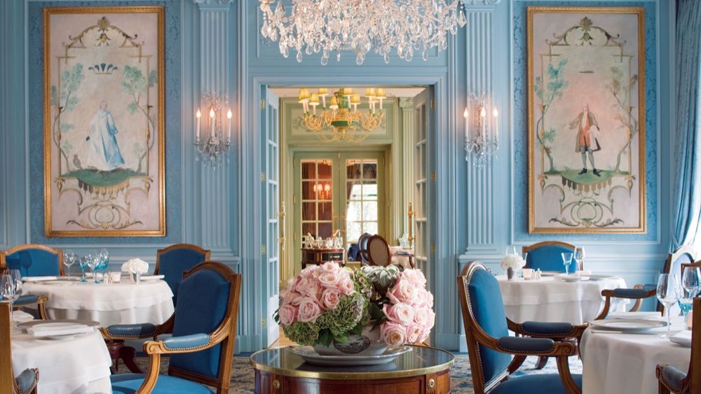 Four-Seasons-Hotel-des-Bergues