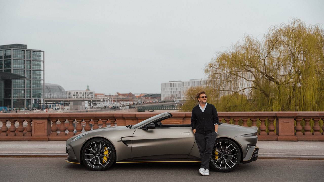 Aston Martin Vanquish Volante