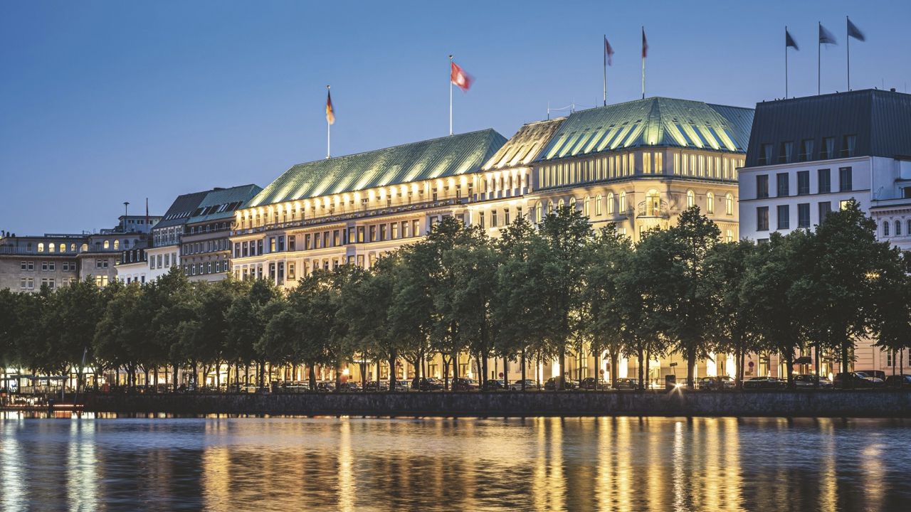 1_Vier Jahreszeiten Hamburg _ Fotograf_ Gerrit Meier Large