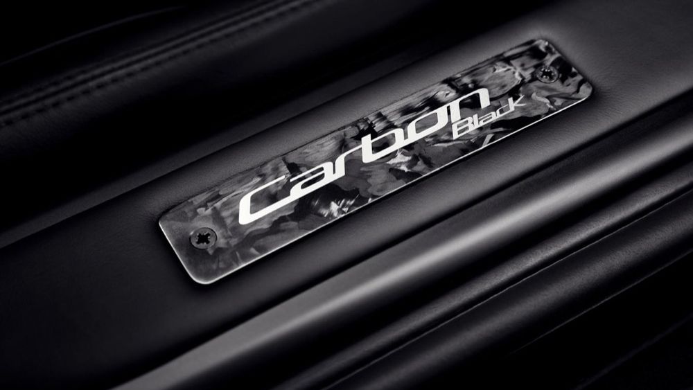 Aston Martin DB9 Carbon Black