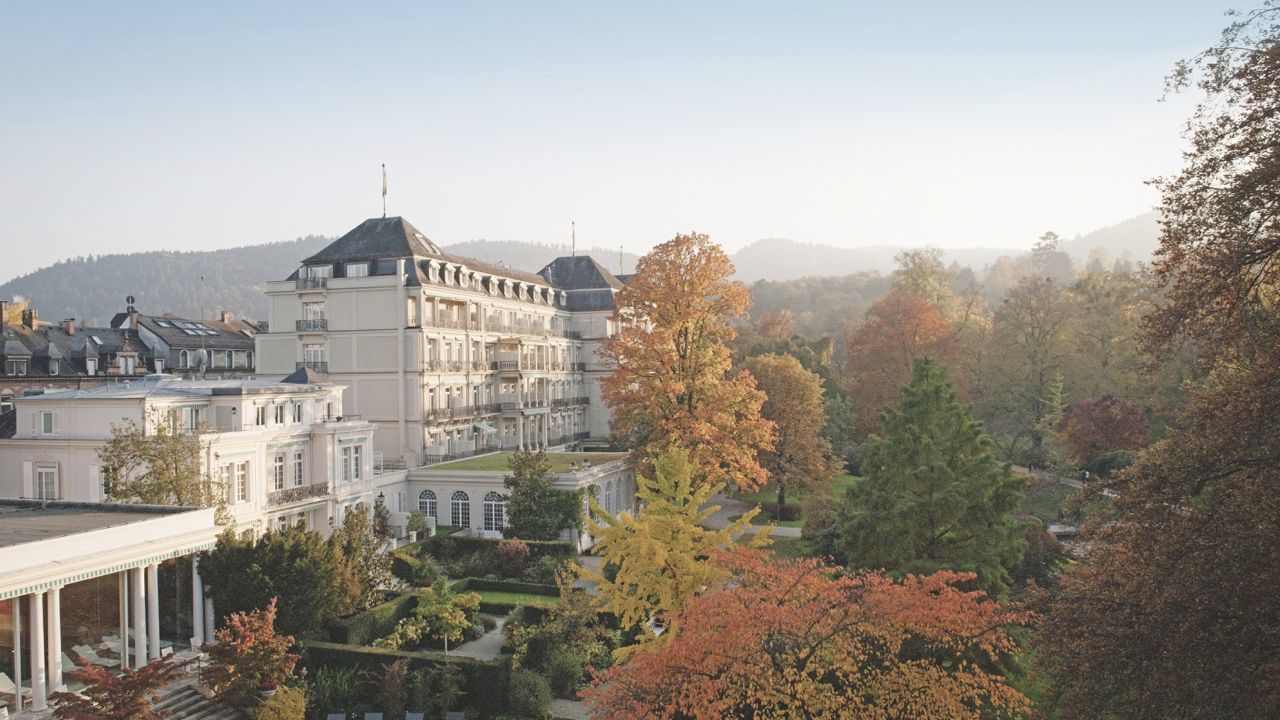 9_Brenners-Park-Hotel-Spa-Herbst Large