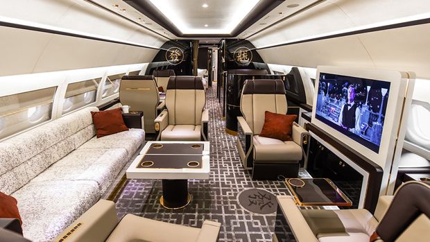 Alles retro; Die Lounge im Privatjet ACJ319 . ACJ319 Main Lounge Forward