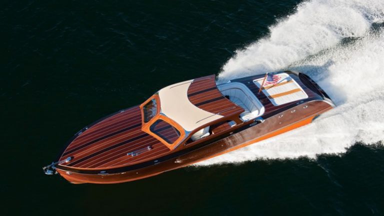 Speedboat StanCraft aus Vogelperspektive  Speedboat aus Edelholz von StanCraft