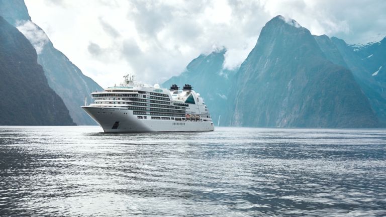 SEA_ENC_CruiseShipLandscape_MA19_3071_V2 Groß SEA_ENC_CruiseShipLandscape_MA19_3071_V2 Groß