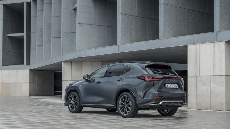 2021_NX_DPL_NX450h+_Detail_003