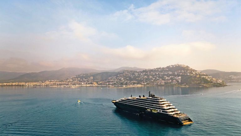 The Ritz-Carlton Yacht Collection Evrima The Ritz-Carlton Yacht Collection Evrima