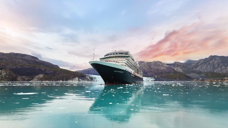 HAL ship in Alaska_Copyright Holland America Line HAL ship in Alaska_Copyright Holland America Line