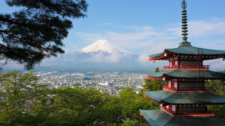 Sie sind längst in der Spitzenklasse angekommen: Whiskys aus Japan, auch Nippon-Whisky genannt. Angelehnt an ihre schottischen Vorbilder haben sie einen ganz eigenen Charakterentwickelt. Unser Experte hat 5 exklusive Tipps für Sie. Japan