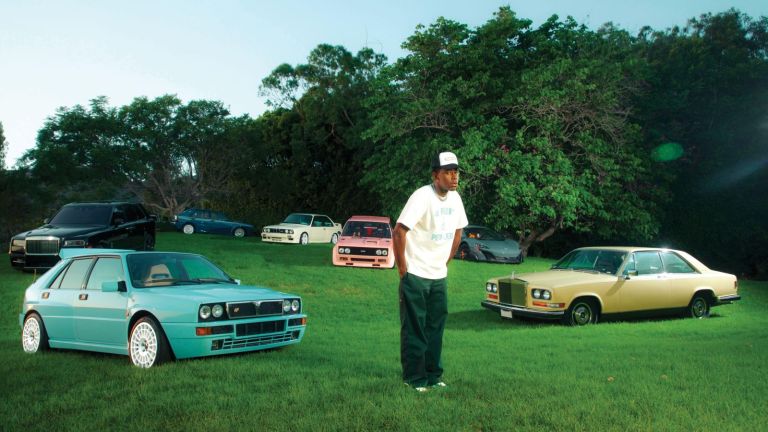 Tyler, the Creator mit seinen Oldtimern