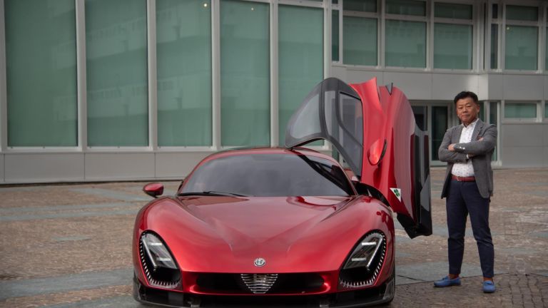 Noriaki Uchino mit Alfa Romeo 33 Stradale Noriaki Uchino mit Alfa Romeo 33 Stradale